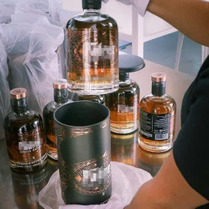 Wholesale 500 ml pretty liquor glass vodka bottle