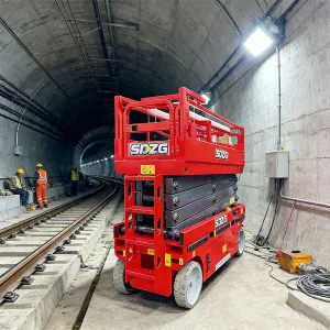 Self-Propelled Hydraulic Lift