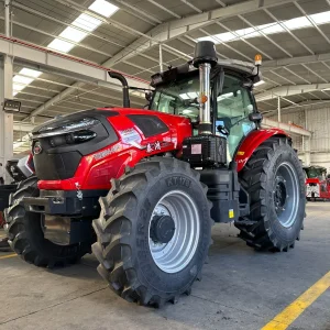 سعر المصنع الأدنى 180HP 200HP 210HP 4WD معدات زراعية جرار كهربائي مدمج للمزارع مع محمل أمامي