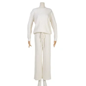 Conjunto de Suéter Feminino em Tricô com Padrão de Tricô em Cor Bege e Calças Longas de Tricô