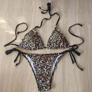 Maiô Feminino Decote V Profundo Push up Justo Bikini