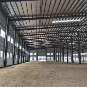 Estructura de acero ligero para almacén y taller con certificación de ventilación