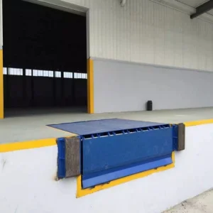 Industrial Adjustable Stationary Manual Fixed Warehouse Platform Hydraulic Lip Truck Container Dock Leveler