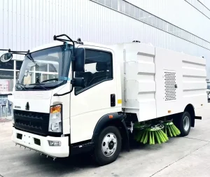 HOWO 10cbm Diesel Street Sweeper Truck Road Broom Truck Vacuumstreet Cleaning Truck for Sale
