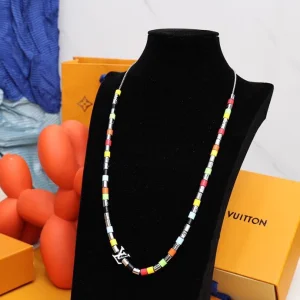 Wholesale LV PARADISE NECKLACE The LV Paradise necklace welcomes the new season with pop brilliance. Metal and resin beads are staggered, and the links are engraved with a Monogram pattern, showing exquisite Italian craftsmanship. Pairs well with the same pieces from the capsule collection. Products, Service