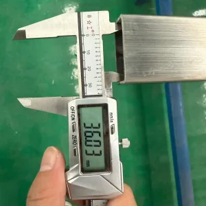Tubería Cuadrada de Acero Inoxidable JIS SUS 304 316L Soldada Sin Costura para el Mercado de Asean SUS304 SUS316L Suministro de Tubo Cuadrado