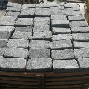 Design Natural Black Basalt Paving Cobblestone for Landscaping / Patio / Driveway