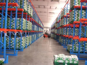 Acceso Directo a Estanterías de Palets en la Vía Industrial
