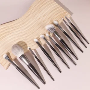 Professional Luxury Off-white Makeup Brush Set Custom Synthetic Hair Foundation Powder Eyeshadow Blending Brushes for Face