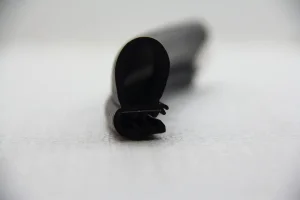 Automotive Side Bulb Edge Trim Seal Strip with Internal Steel Clips for Automotive Hood and Trunk