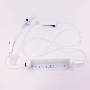 Conjunto de infusión pediátrica con bureta para la entrega segura y precisa de fluidos en bebés y niños