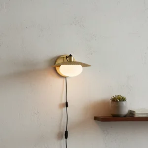مصباح حائط LED عصري بتصميم زجاجي حديث للمنزل
