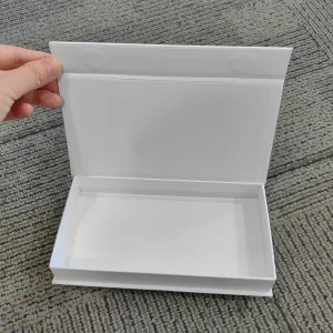 Caixa de presente rígida dobrável em forma de livro com logotipo