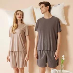 Pijamas de pareja de modal suave al por mayor 2PCS camiseta de manga corta + pantalones cortos elásticos de ajuste holgado, traje de noche transpirable para hombres y mujeres, ropa de casa diaria para dormir y descansar