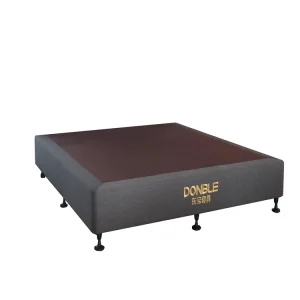 Cama de cuero de hotel con marco de madera