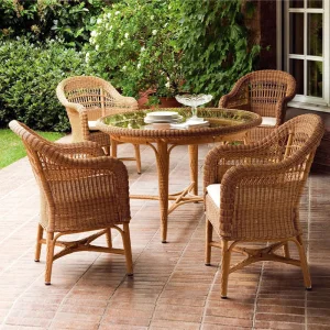 Modern Outdoor Garden Patio Round Glass Dining Table and Wicker Rattan Chairs Garden Table Set