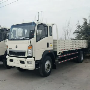 Low Price China Cheap Sinotruk HOWO 4X2 371HP 400HP Used Second-Hand New Small Mini Lorry Stake Flatbed 3 5 6 8ton Transport Trucks Light Cargo Van Box Truck