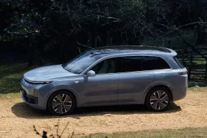 Li L8 SUV