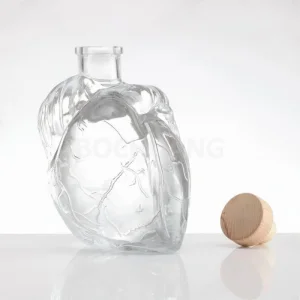 Hot Sale Modern Wholesale Transparent Creative Extra Flint 700ml 70cl 750ml 75cl Liquor Empty Heart Shape Rum Glass Bottle