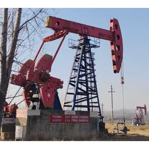 Unidad de bombeo mecánica de varilla de succión de burro cabezón de servicio pesado para yacimientos petroleros maduros C-640