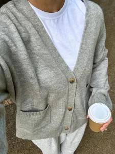 OEM Custom Classic Solid V Neck Pocket Cardigan Casual Winter Coat with Lantern Sleeves Women's Knitted Sweater