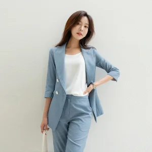 Blazer Elegante Azul Claro com Mangas Três Quartos para Mulheres