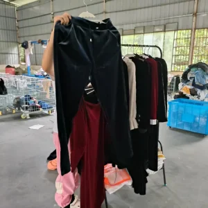 Stylish Top Grade Second-Hand Women's Used Pleuche Apparel Mixed in Bales Bulk Used Clothes