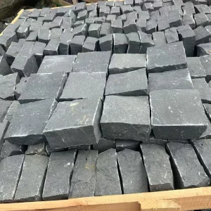 Natural Split Basalt Black Cobble Cube Paving Stone Cobblestone for Outdoor Driveway