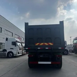 HOWO Tipper Truck Hydraulic Lifting System for Bulk Transport