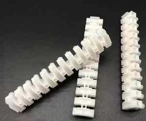 PA10h 20A Conector de tira de terminal de alimentación a través de material de latón elevado para iluminación