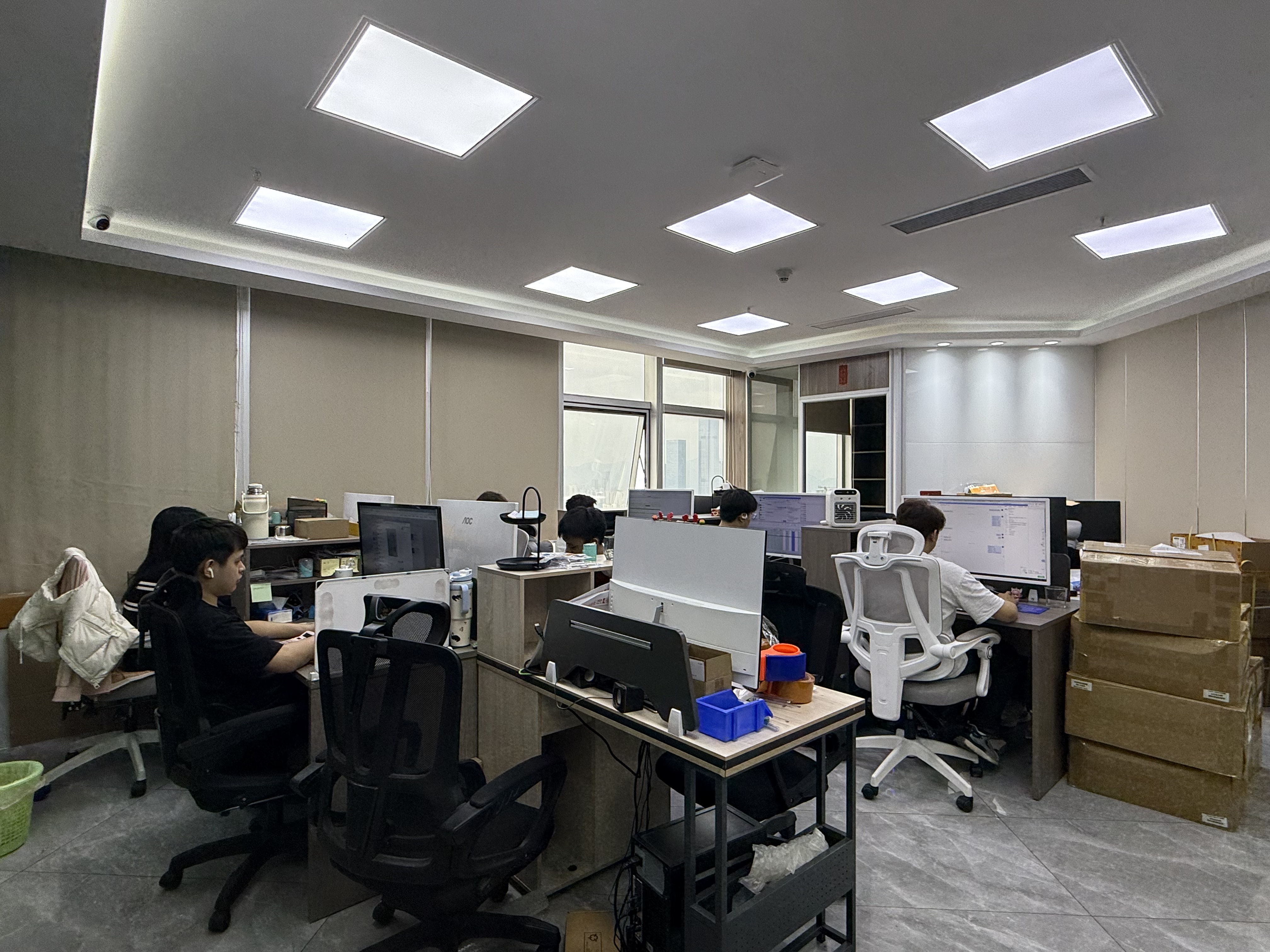 Yingchuang Technology professional team providing global supply chain solutions