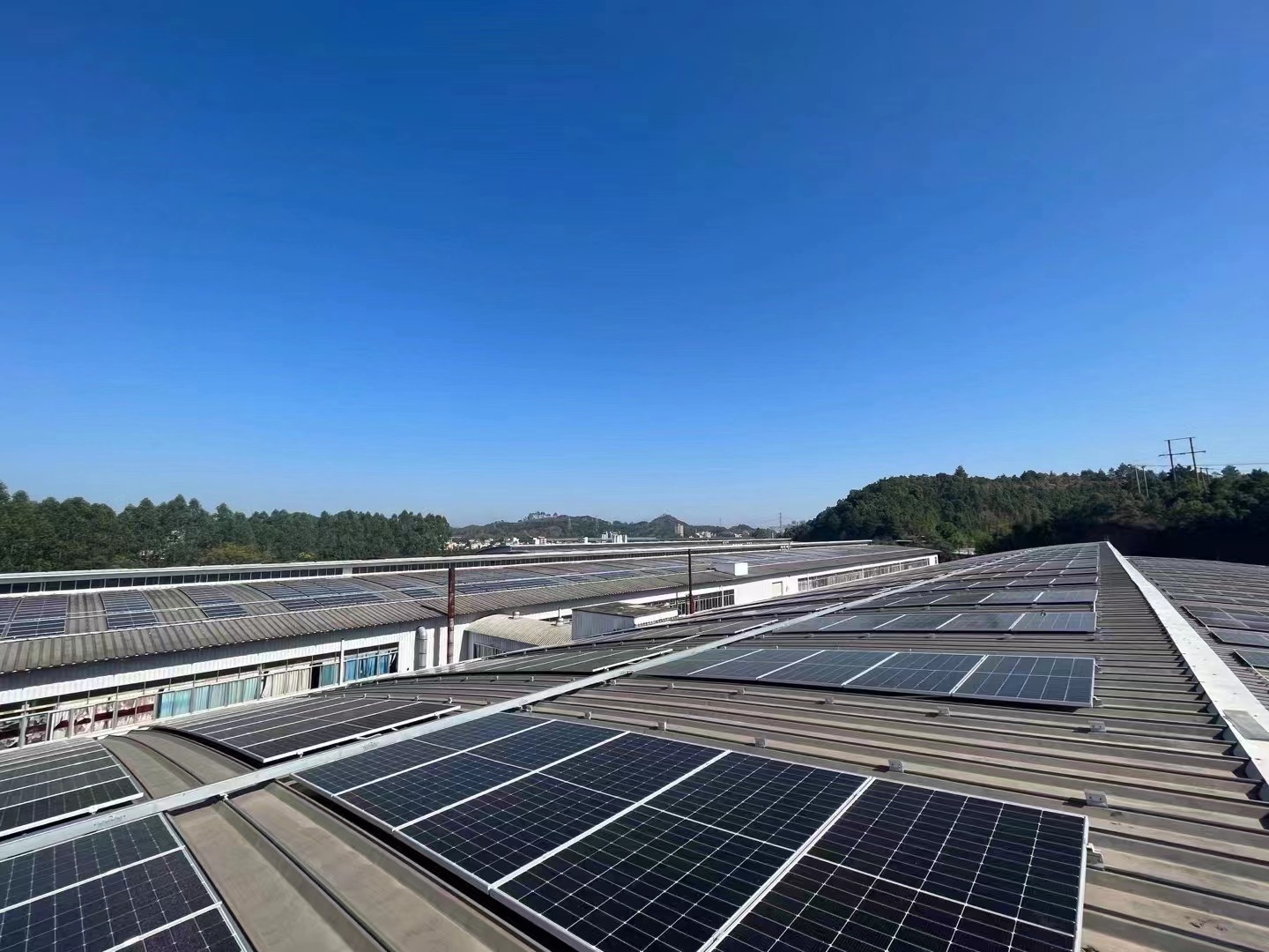 2MW Hybrid Solar Power Plant with Energy Storage System for Industrial Commercial and Utility Scale Projects