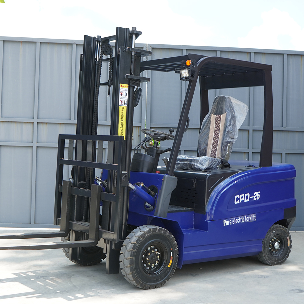3.5 Ton New Energy Electric Forklift With Solar Charging Panel On Roof For Energy Saving 3.5 Ton New Energy Electric Forklift