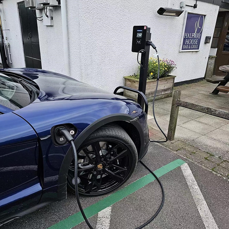 EV 7kW Household Electric Charging Station Car Charger Hybrid Solar Charging System for Home Use with Wifi APP