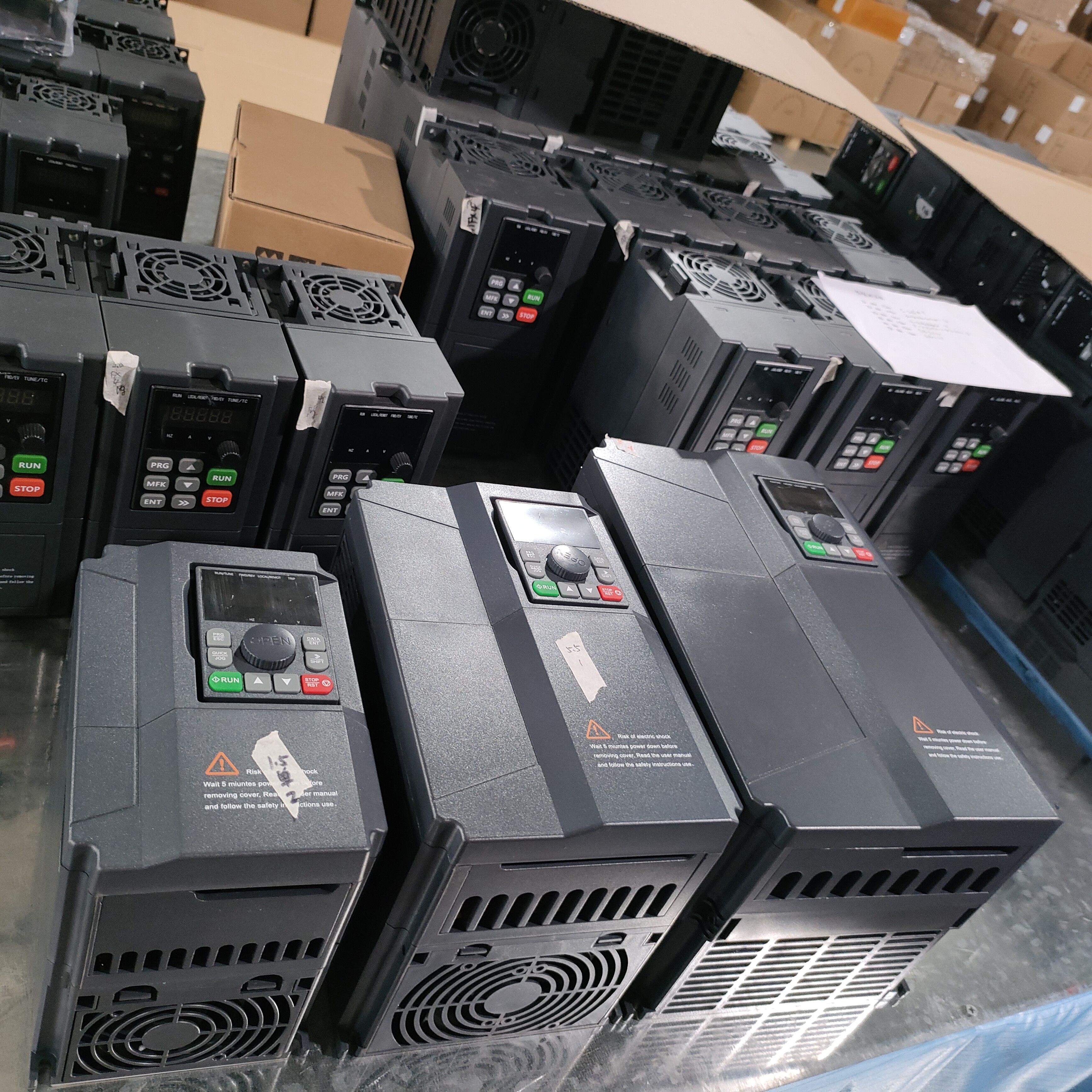 XLY710 11KW 15KW 18.5KW 22KW DC To AC Off Grid Solar Pump Inverter Vector Control VFD AC Drive With CE Certificate