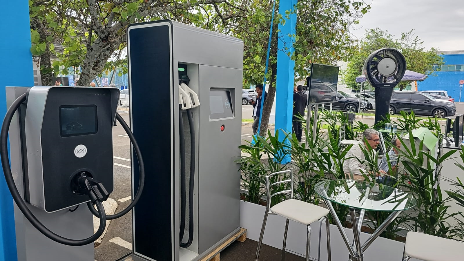 Solar Energy Storage 200kW/300kWh BESS 180kW EV Charging Station Zero Carbon Electric Vehicle Charging Infrastructure
