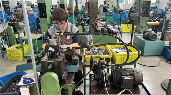 Custom engineering and roll bending process for filter press frame fabrication
