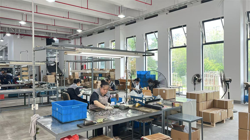 Quality inspection and professional packing of filter press equipment before shipment