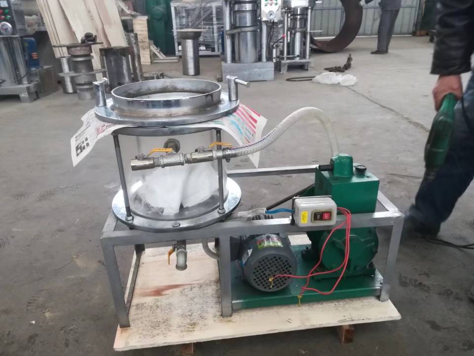 Vacuum filter system