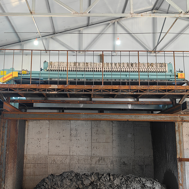 New Automatic Sludge Filter Press Machine With Polypropylene Filter Plate 0.6Mpa Filtration Pressure For Mud Sewage Treatment