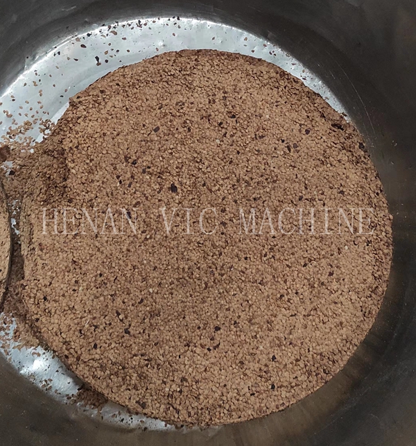 Final sesame cake discharge