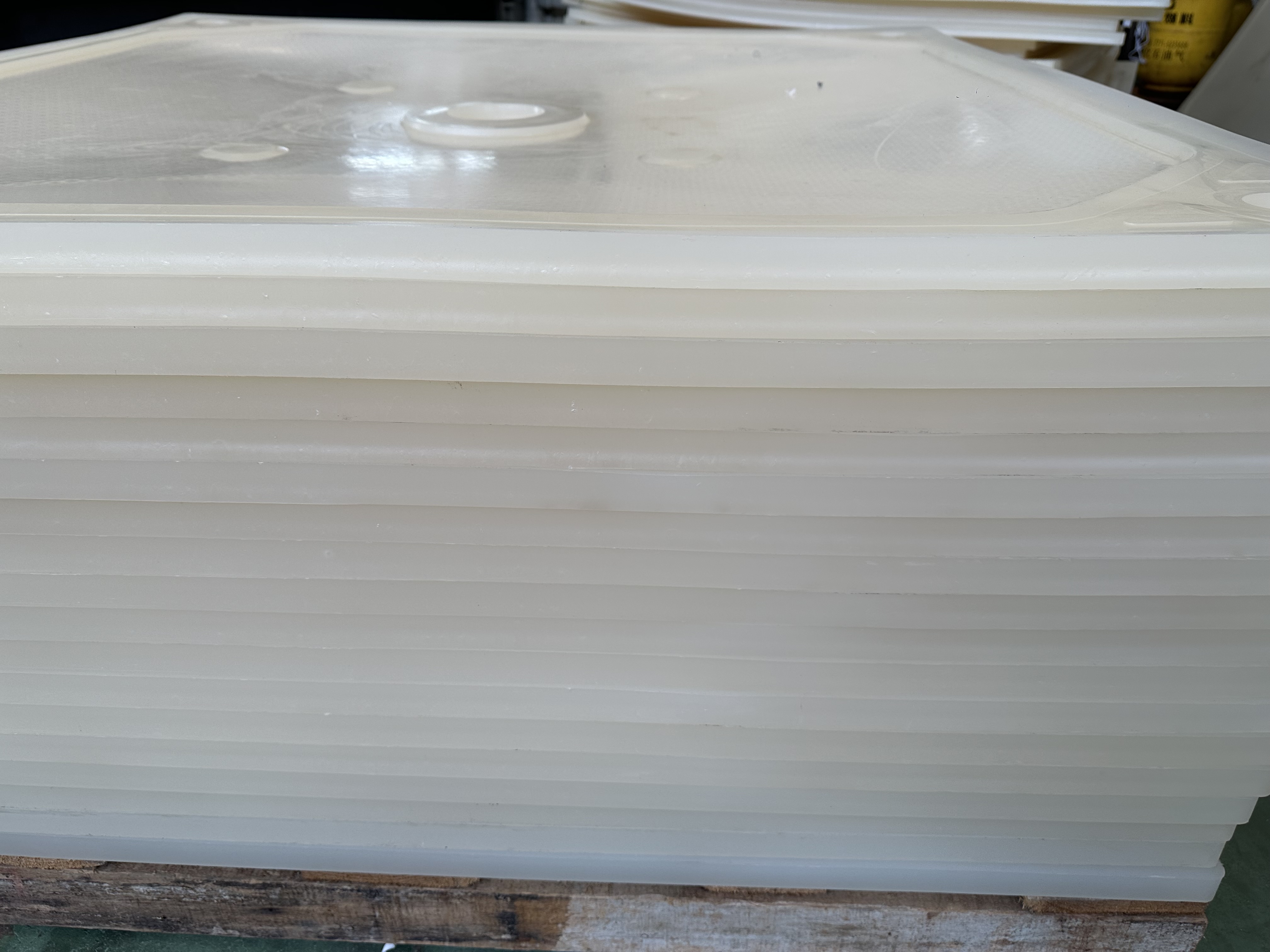 One-Stop Rubber/Cast Iron/PP Membrane Filter Plates Supply | Filter Press Intermediate Plates | Sintered Porous Structure