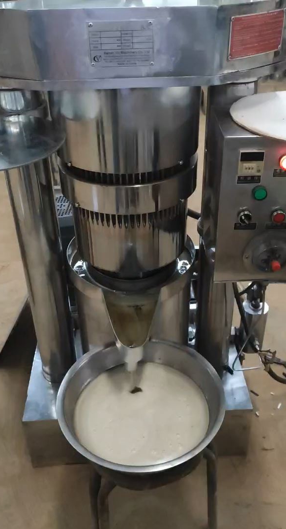 Sesame pressing demonstration