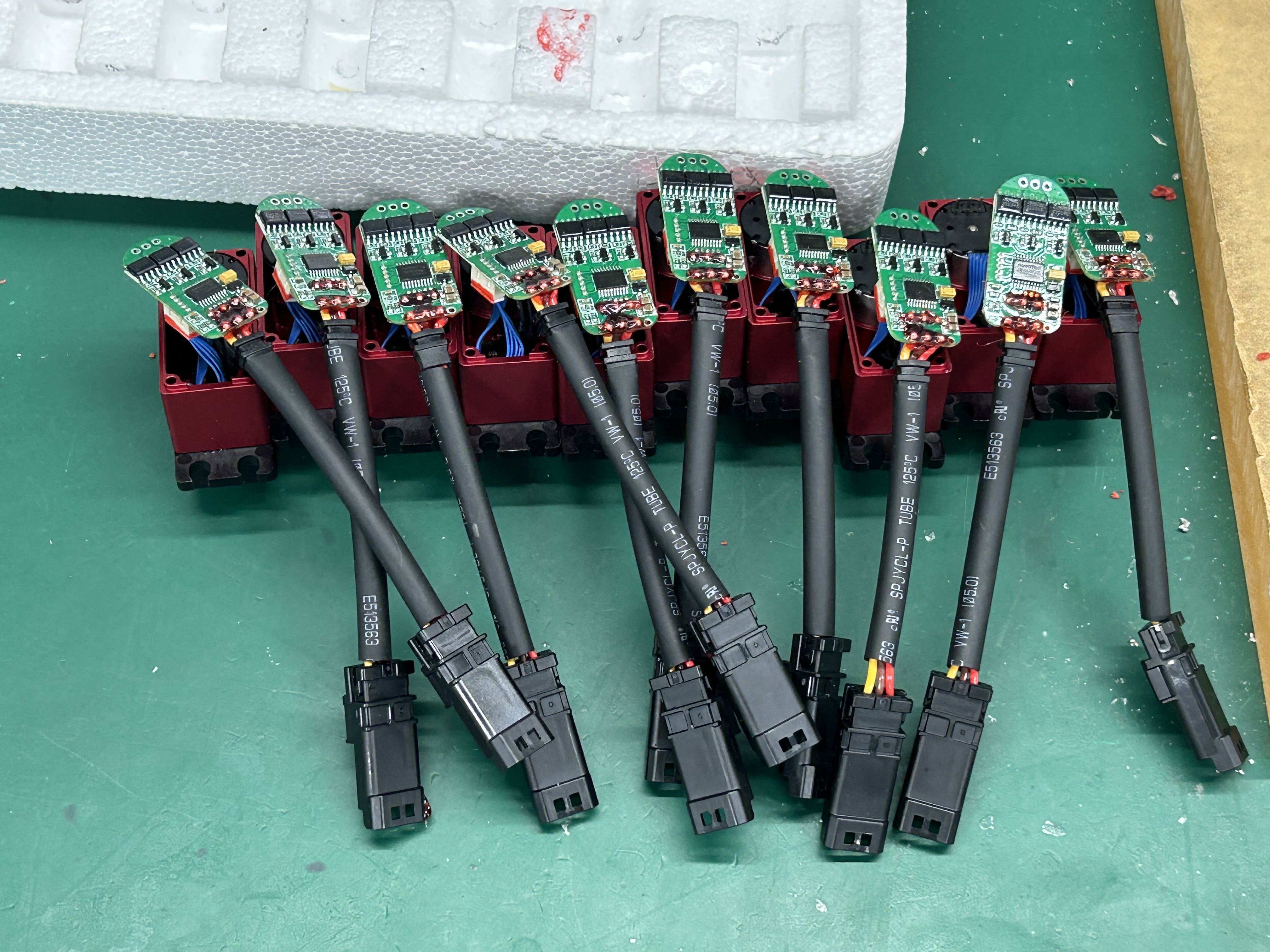 35kg Semimetal Servo Robot XS007A 7.4V High Torque for Home Appliance & Electric Bicycle