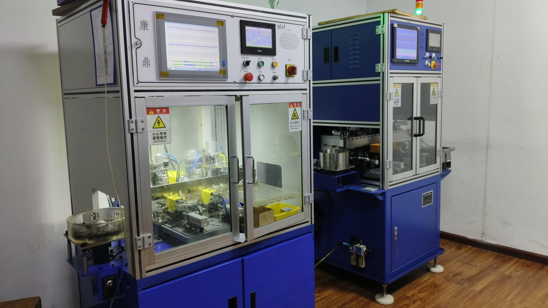Automatic decibel detector for batch acoustic noise quality testing of gear motors