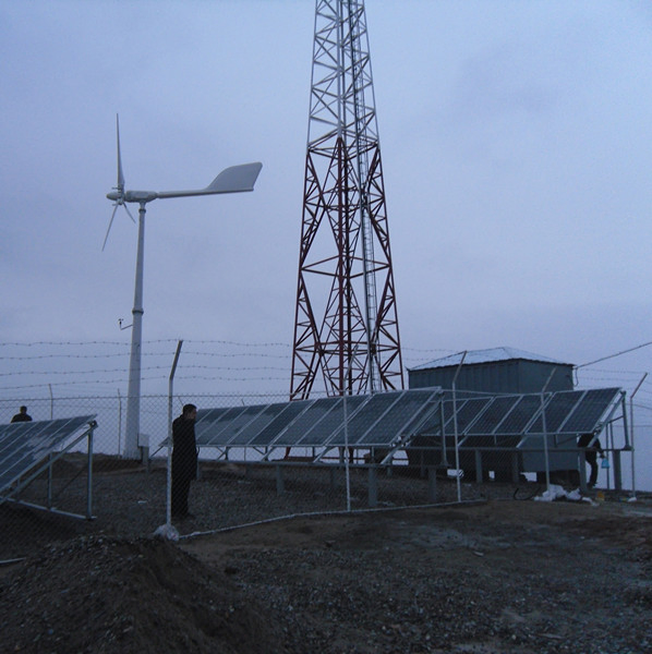 Plan de solución de suministro de energía para estación de comunicación móvil con generador solar de turbina eólica