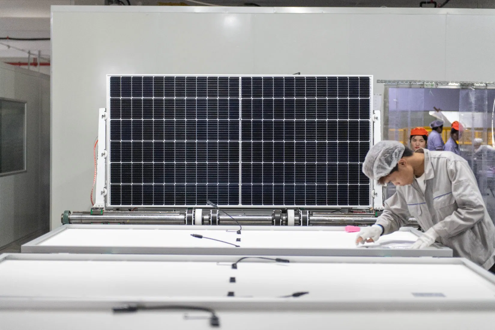 Longi/Ja/Jinko Trina Canadian Risen Aioties Módulos Solares Fotovoltaicos Monocristalinos 144 Celdas Semiperforadas Precio 390W 400W 410W
