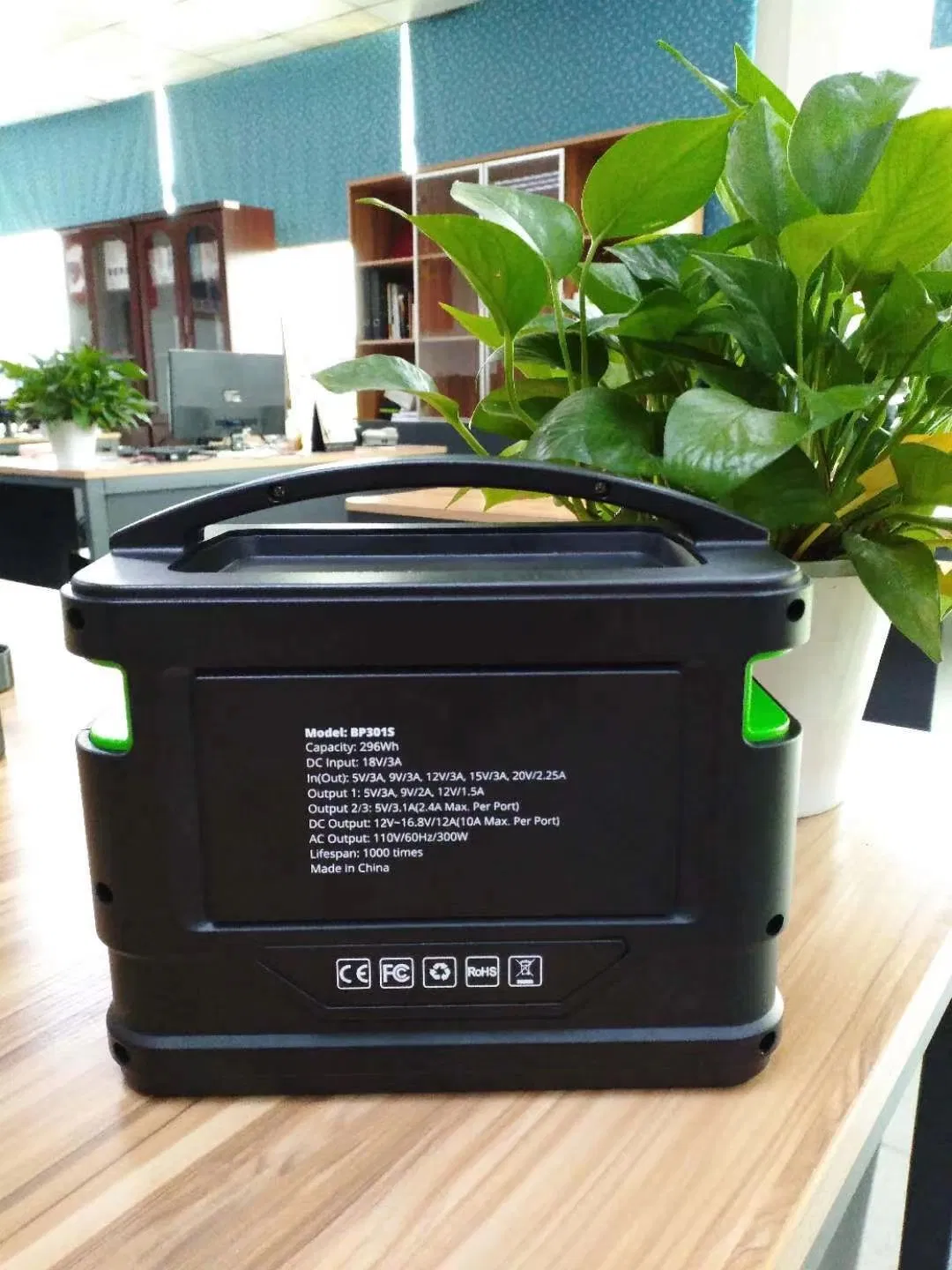 Generador solar portátil y móvil para uso doméstico y comercial