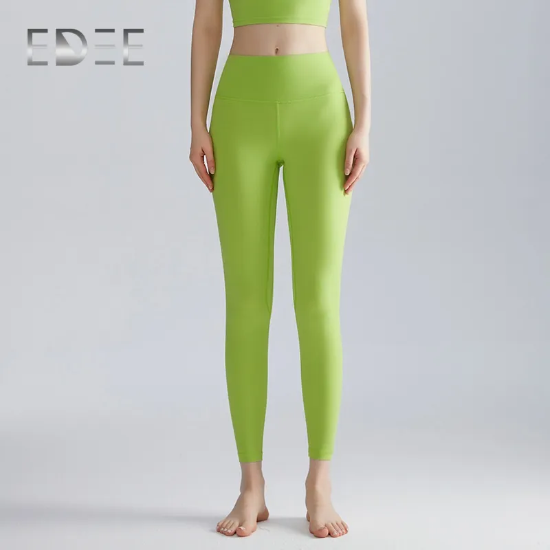 Roupas esportivas confortáveis e modernas para mulheres