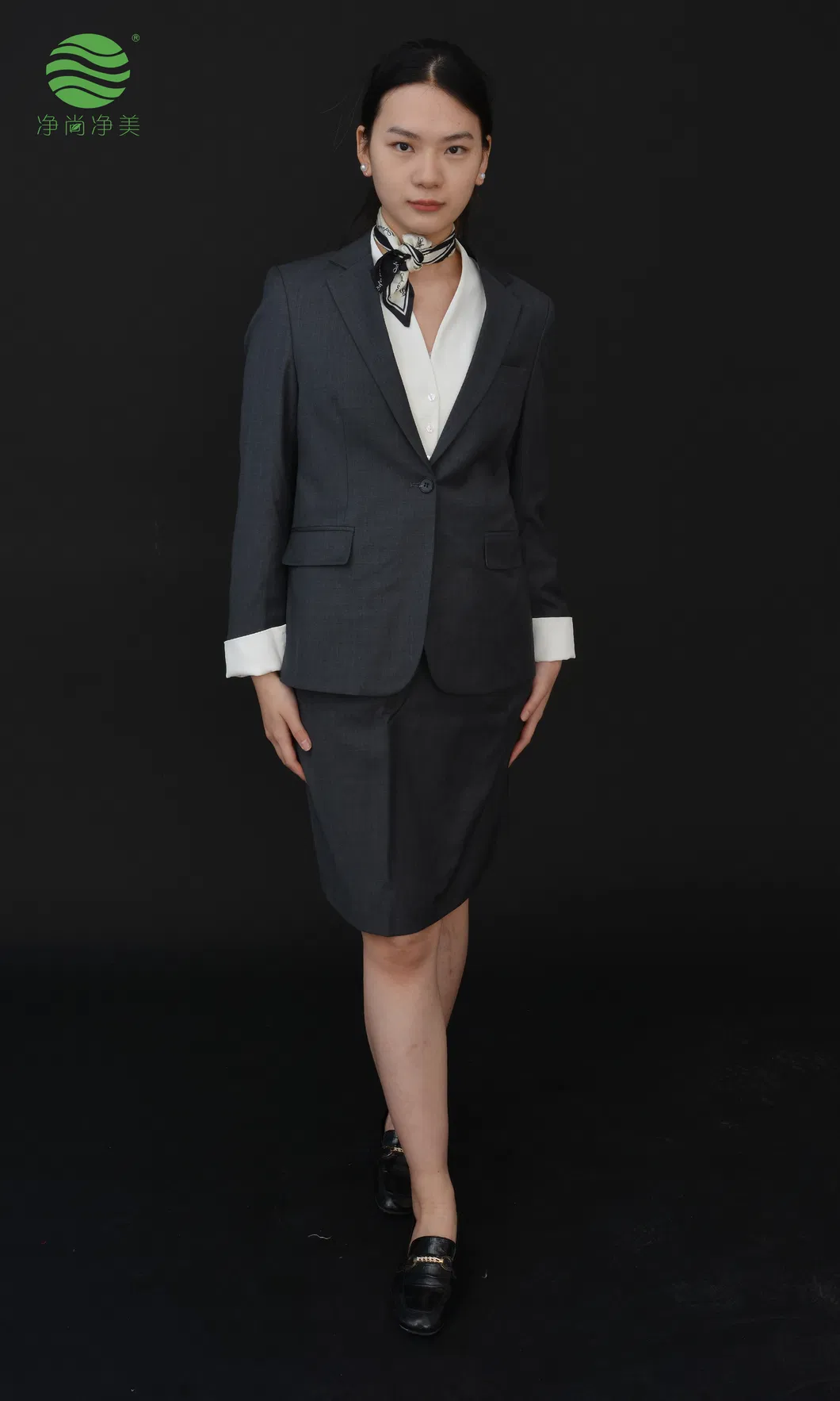 Conjunto de Terno Feminino Sob Medida para Trabalho de Escritório com Saia Curta